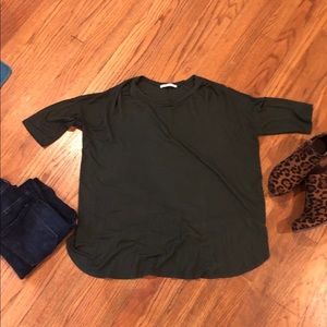 ♥️EUC Green Dolman Style Top♥️